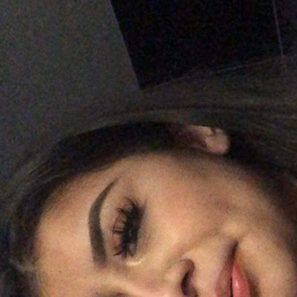 Meet your Posher, Selena herrera